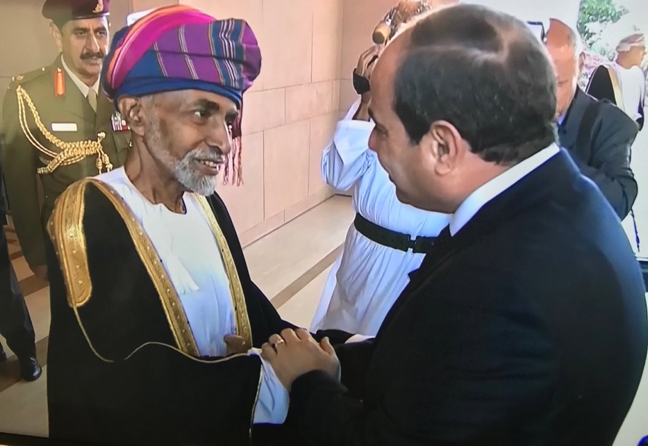 السيسي يصل الى السلطنة