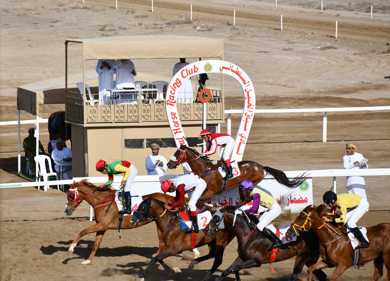10 أشواط في السباق الثامن عشر لنادي الخيل السلطاني ببركاء