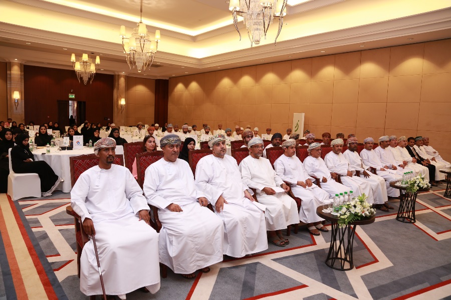 بنك ظفار يبدأ المرحلة الثانية من برنامج “رواد بنك ظفار” للخريجين