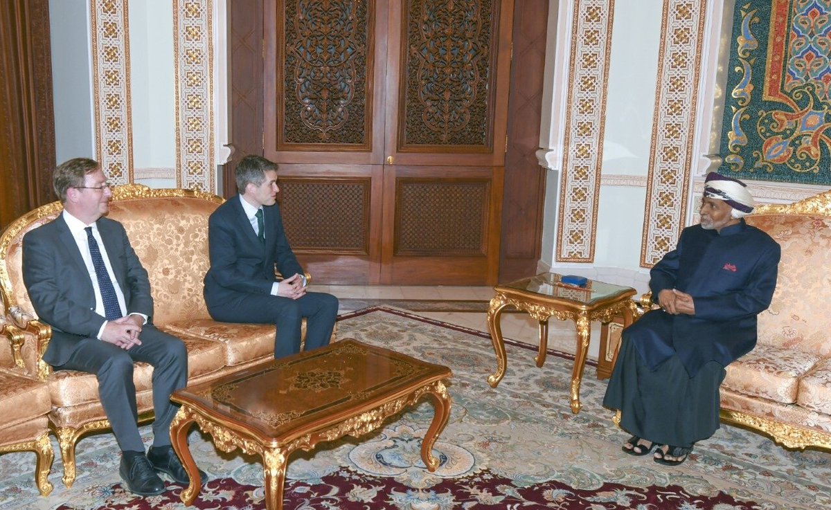 جلالة السلطان يستقبل وزير الدفاع البريطاني