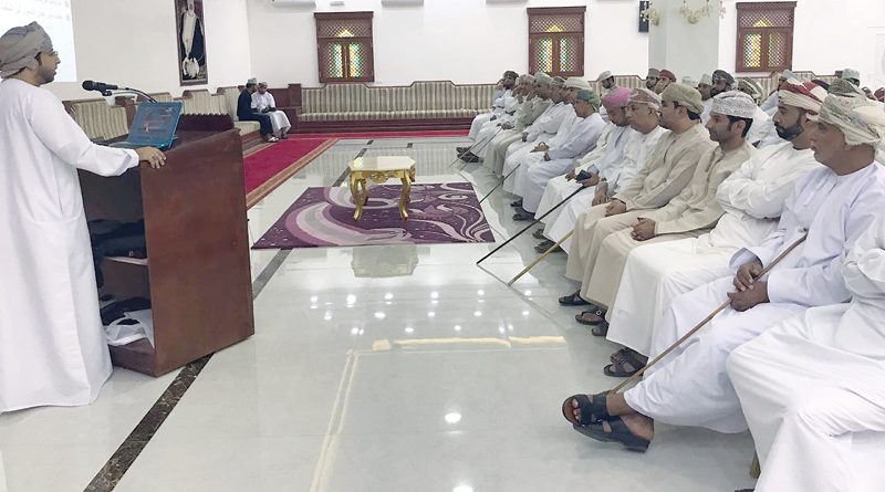 الدبلوماسية العُمانية بين الثابت والمتحول في محاضرة بصحار