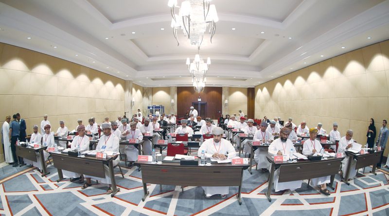 ديون الأندية والاحتراف على طاولة النقاش.. اليوم