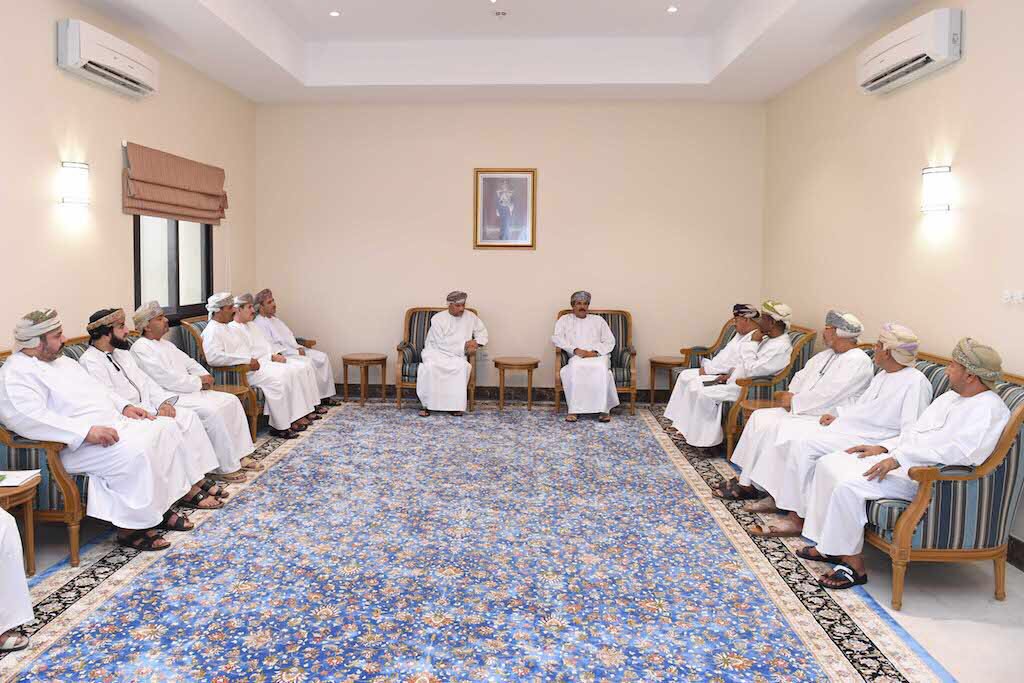 الشريقي يجتمع باللجنة الفرعية للدفاع المدني بظفار