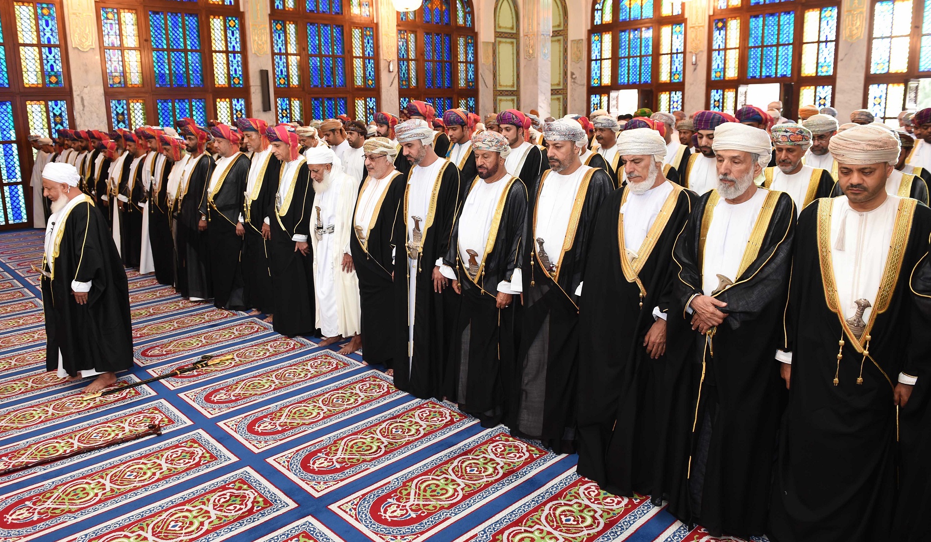 السلطنة تحتفل بأول أيام عيد الفطر المبارك