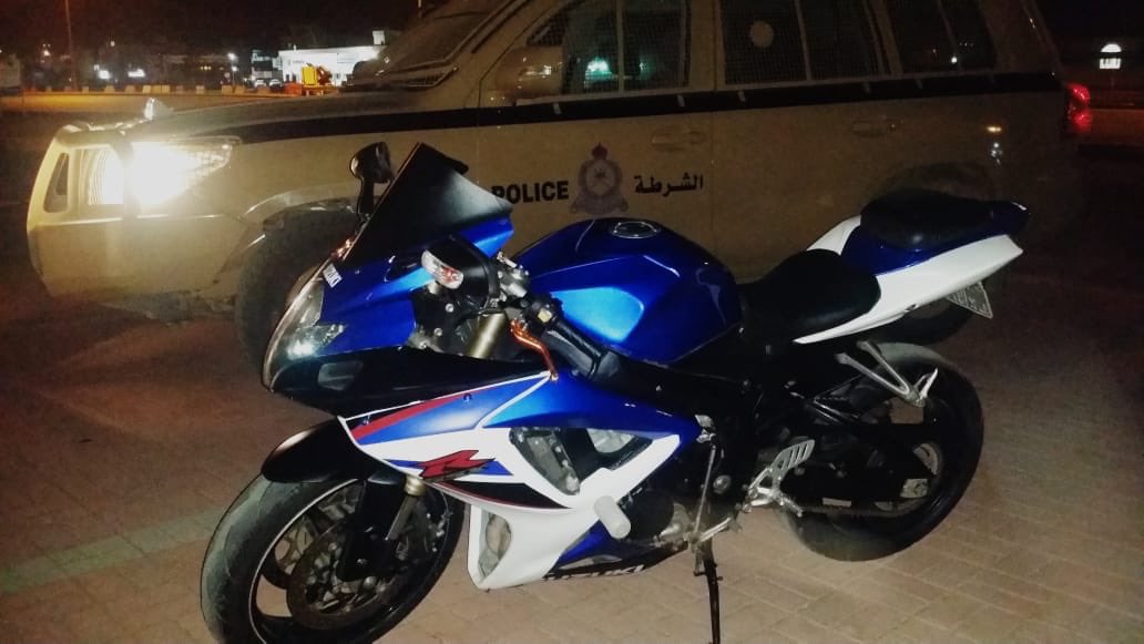 في الباطنة: الشرطة تضبط دراجات مخالفة وسائقيها