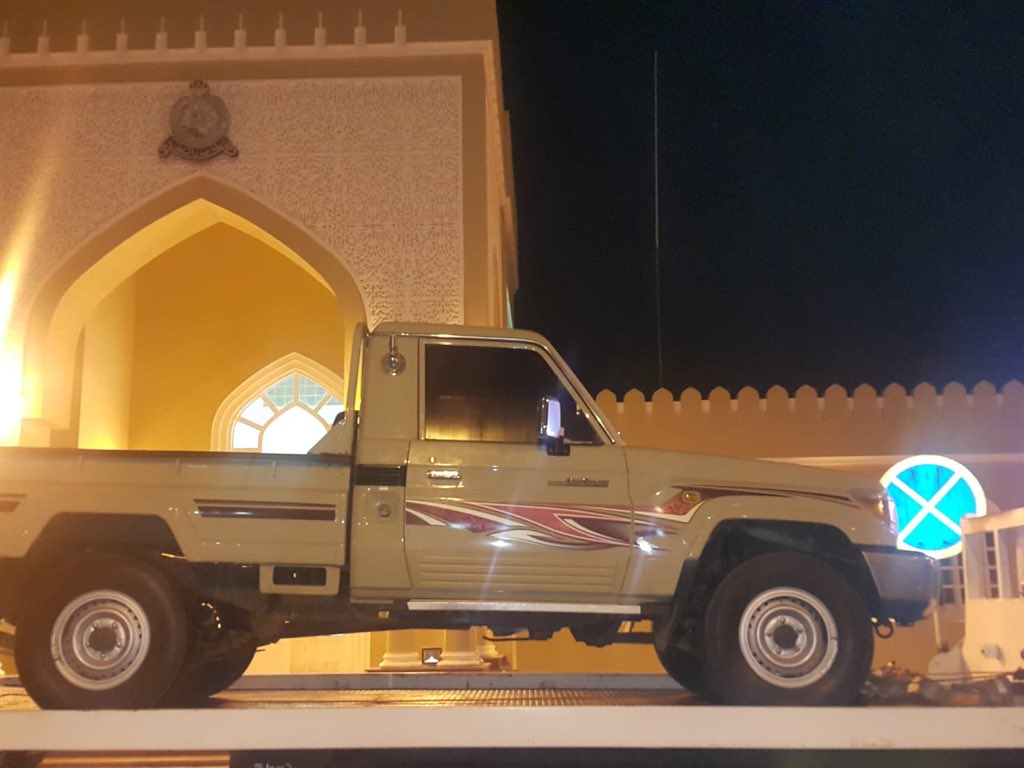 الشرطة تضبط شخصًا يمارس التفحيط في جعلان بني بو علي