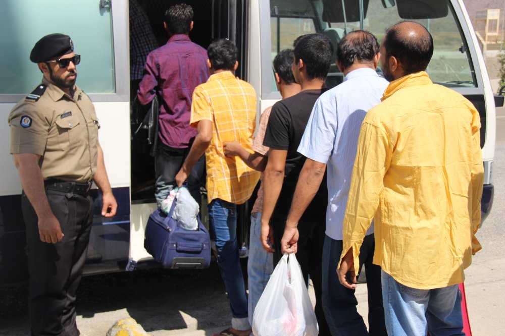 168 عاملاً تم ضبطهم وترحيلهم خلال مايو نتيجة مخالفة قوانين وأنظمة العمل