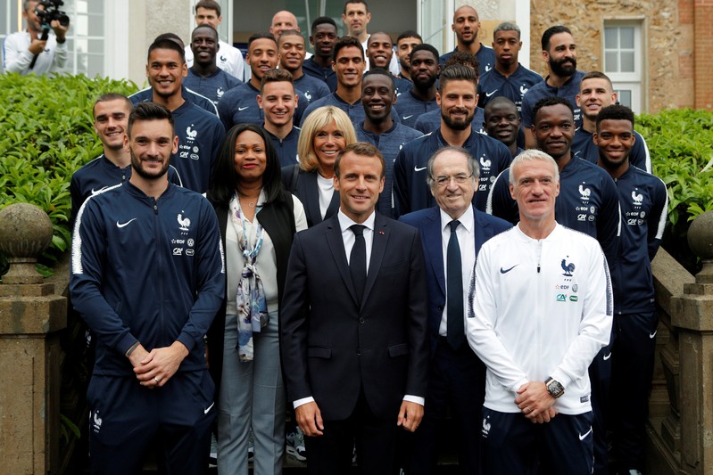 سبب واحد سيدفع ماكرون للسفر إلى روسيا لحضور “كأس العالم”