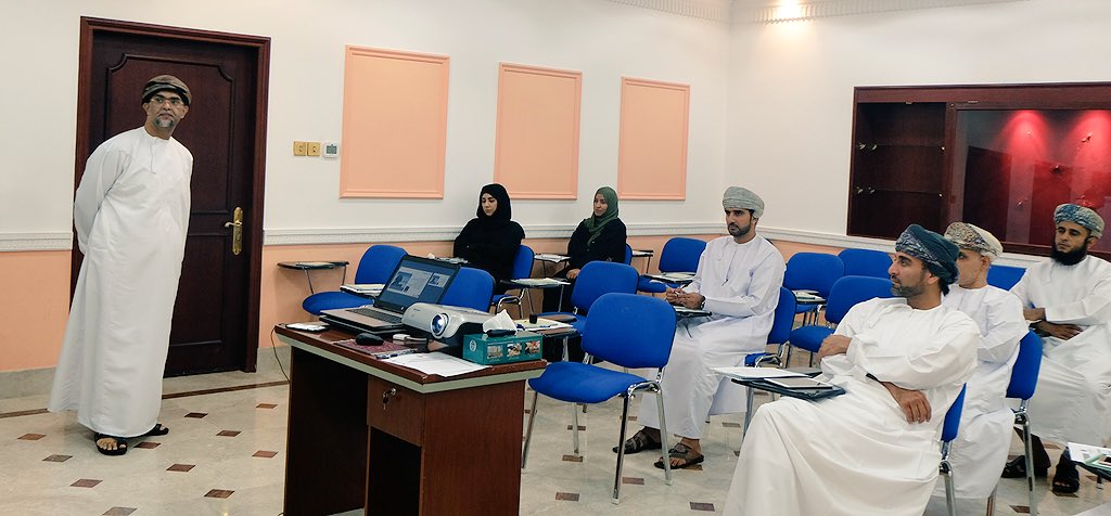 ورشة عمل حول “مهارات التفكير الإبداعي للعقل البشري” ببلدية مسقط