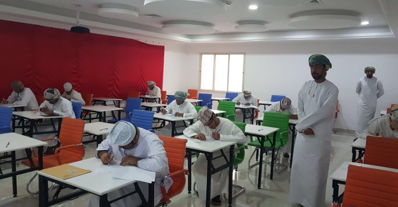 478 باحثًا عن عمل يجرون اختبارات ومقابلات التوظيف في القطاع الخاص اليوم