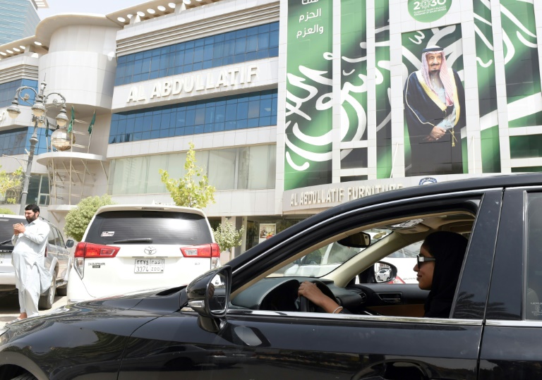 المملكة تسمح لطلاب الطب السعوديين في كندا بإكمال تدريبهم