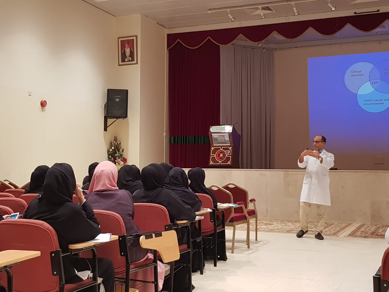 المديرية العامة للخدمات الصحية بمحافظة الظاهرة تقيم حلقة عمل حول برنامج رعاية المسنين