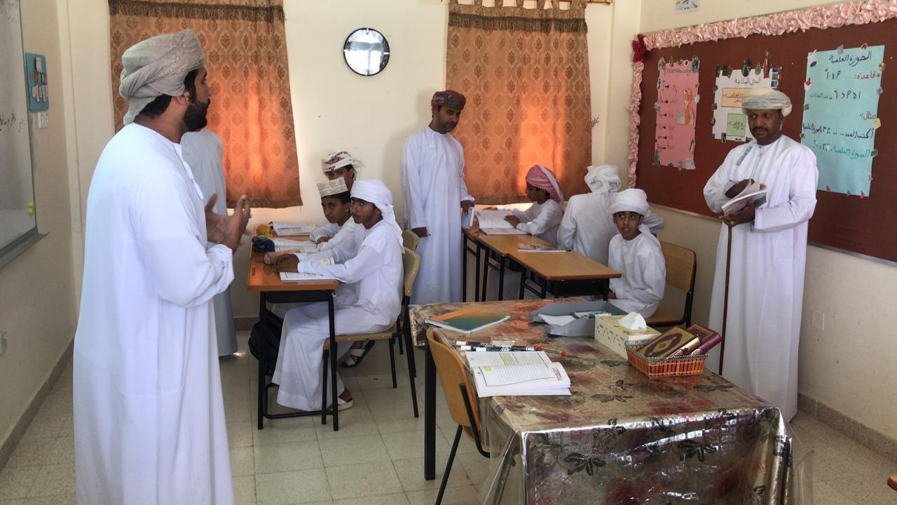وكيل وزارة التربية والتعليم يتفقد مدارس تعليمية البريمي