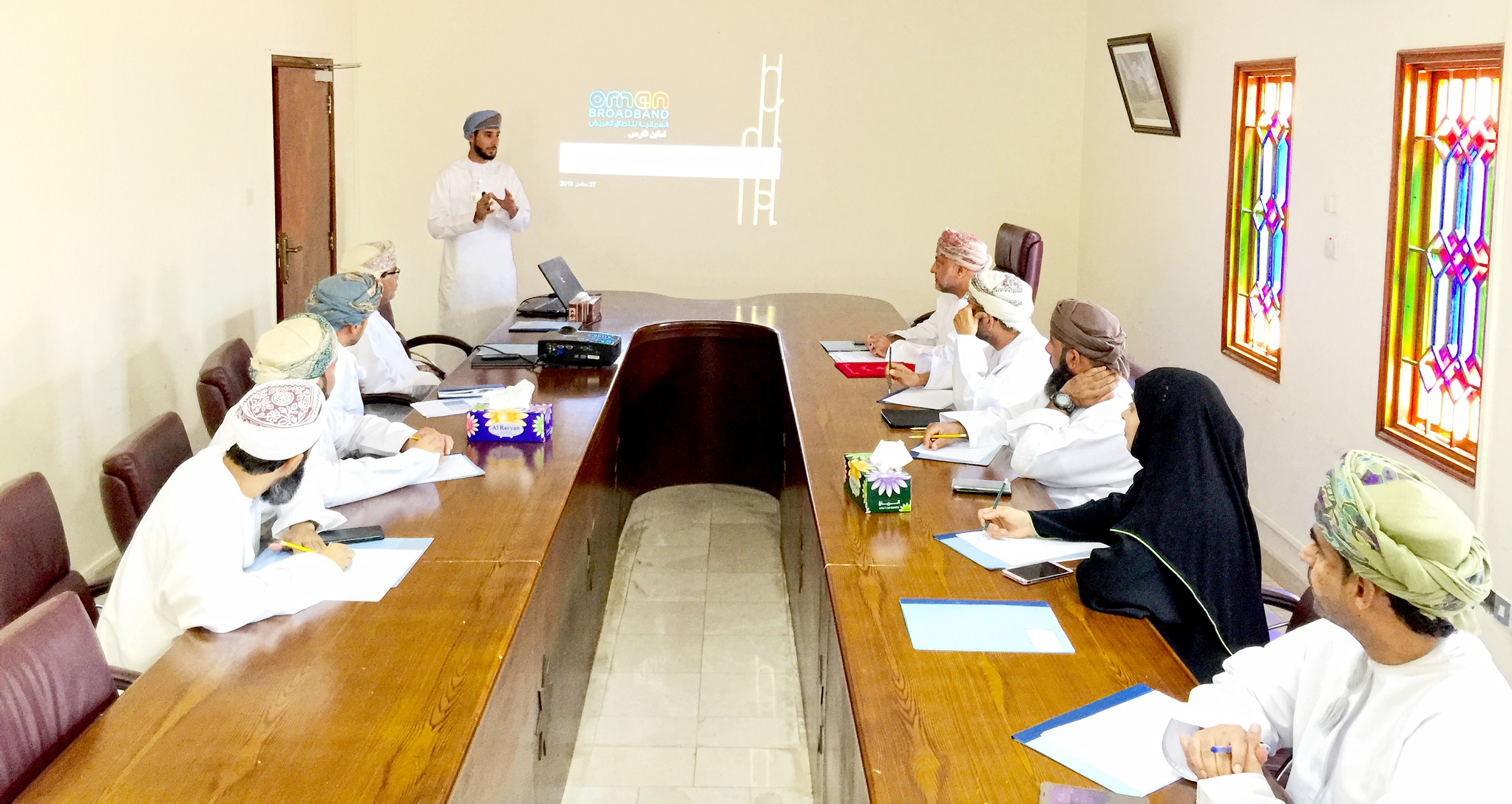النطاق العريض تستعرض مشاريعها في ولاية العامرات