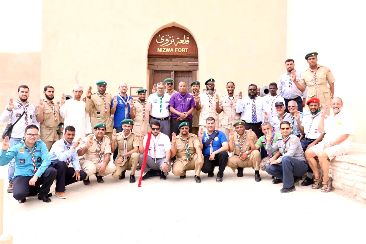 المشاركون في الدورة الكشفية العربية يزورون ولاية نزوى