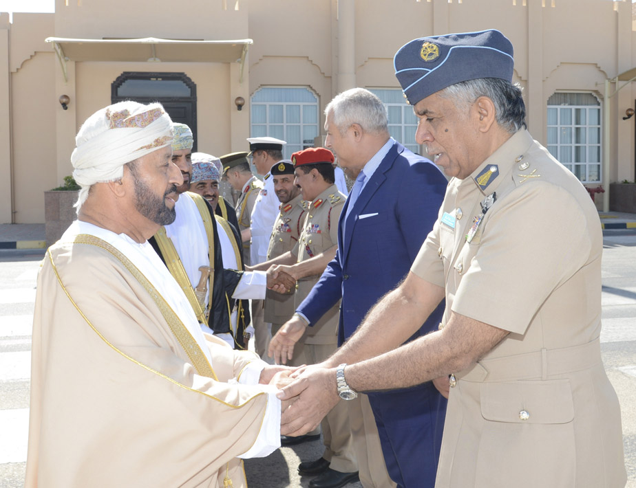 الوزير المسؤول عن شؤون الدفاع يتوجه إلى جمهورية مصر العربية