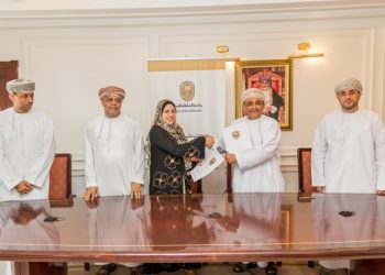 جامعة السلطان قابوس وشركة صلالة للميثانول توقعان رسالة تعاون في مجالات البحوث والدراسات العلمية