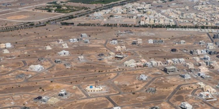 الإسكان توزيع 55 وحدة سكنية بقرى ولاية قريات