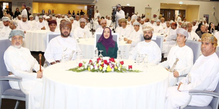 وزارة التربية والتعليم وعمانتل تدشّنان مشروع درب السلامة للحافلات المدرسية