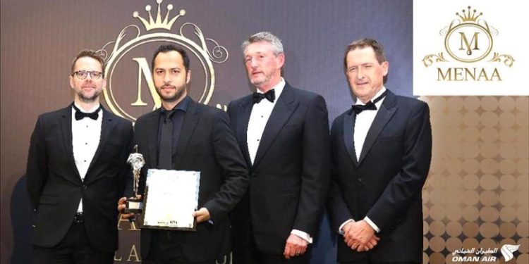 الطيران العُماني يتوّج بجائزة “رضا العملاء”