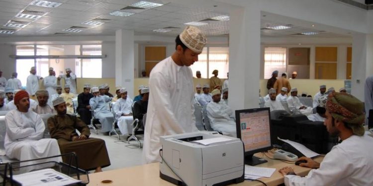مُجددًا.. قضية الباحثين عن عمل تتصدر الأكثر حديثًا في السلطنة