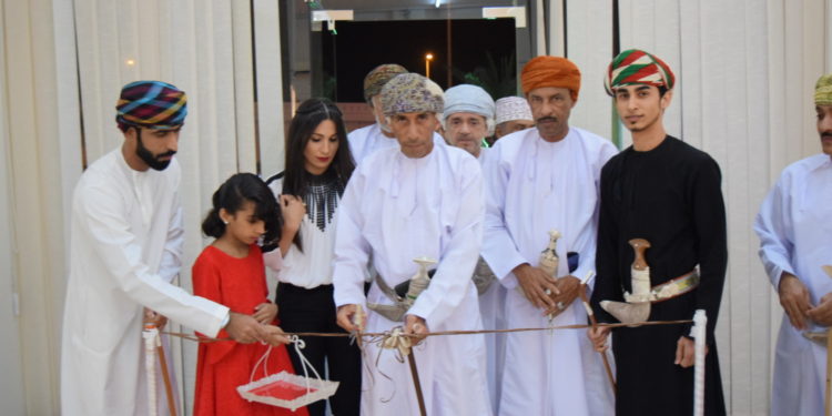 يضم 100 لوحة فنية.. افتتاح معرض “جمال عُمان” بصحار
