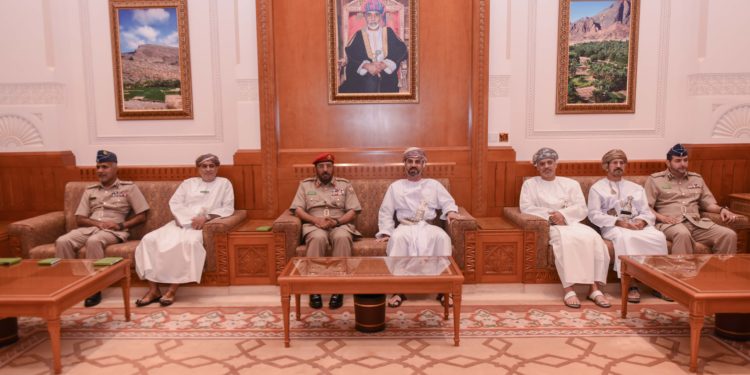 رئيس مجلس الشورى يستقبل المشاركين في دورة الدفاع الوطني السادسة