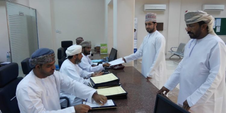 سحب القرعة على 40 طلبًا من طلبات الأراضي التجارية والصناعية بنزوى