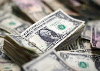 مصر ترفع سعر صرف الدولار في ميزانية 2018-2019