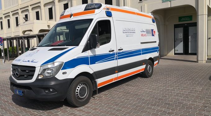 إصابة شخص نتيجة حريق في مدخنة بأحد مطاعم السيب