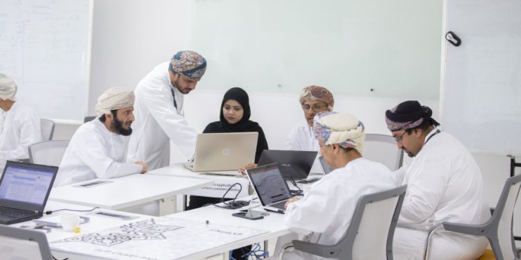 مختبر قطاع تقنية المعلومات والاتصالات والثورة الصناعية يبحث تحديات القطاع والمشاريع المستهدفة