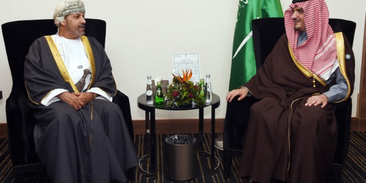 وزير الداخلية يلتقي بنظيره السعودي