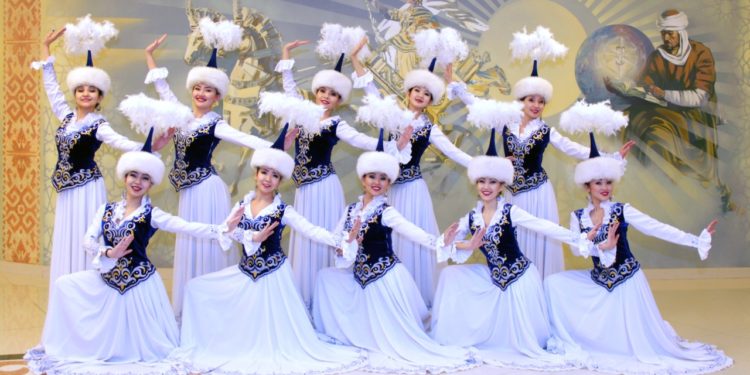 بمشاركة 9 فرق دولية.. دار الأوبرا السلطانية تُقيم “مهرجان عُمان العالمي للموسيقى الشعبية”