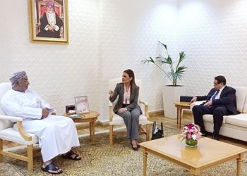مصر تبحث مع رجال الأعمال وهيئة الاستثمار العمانية زيادة التعاون المشترك