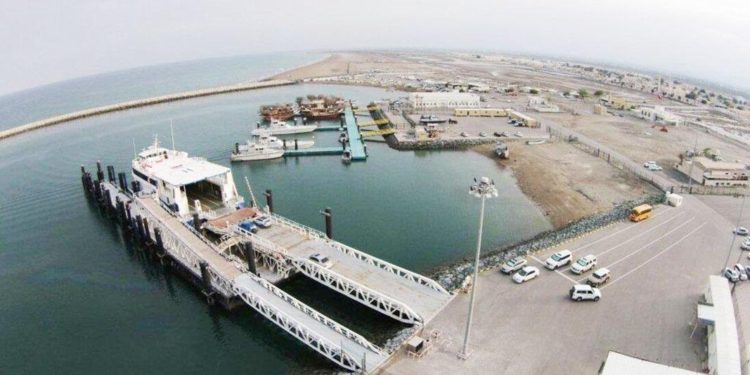 النقل و الاتصالات تمنح مجموعة “أسياد” حق إدارة وتشغيل مينائي خصب و شناص