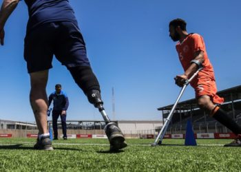 كرة القدم تمنح مبتوري الاطراف الأمل في قطاع غزة