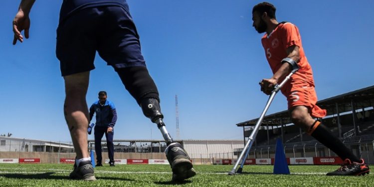 كرة القدم تمنح مبتوري الاطراف الأمل في قطاع غزة