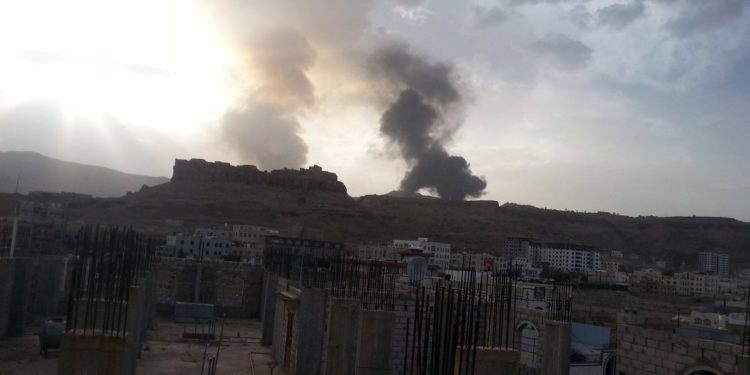 التحالف العربي يشن قصفا جويا على الحديدة واشتباكات جنوب وشرق المدينة