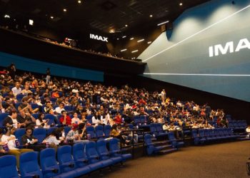 فيلم المغامرات “دمبو” يحتل صدارة إيرادات السينما في أمريكا