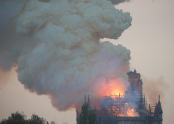 تبرعات تقدر بنحو مليار دولار لاعادة بناء كاتدرائية نوتردام