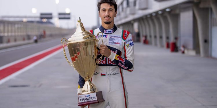 الفيصل الزبير يحتفل غدًا بتتويجه بطلًا للعام الثاني على التوالي لكأس بورشه الشرق الأوسط