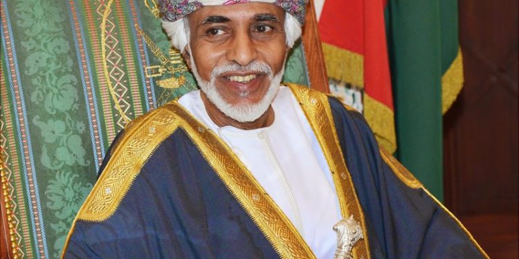 وزير الشؤون الرياضية ينقل تحيات جلالة السلطان للرئيس المصري