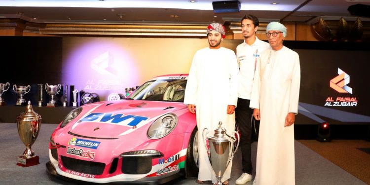 الفيصل الزبير يدشن سيارته الجديدة ويحتفل بالتتويج بكأس بورشه الشرق الأوسط