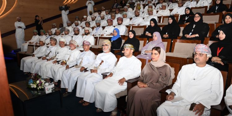 وزير الصحة يفتتح ملتقى مراكز الاتصال بالسلطنة