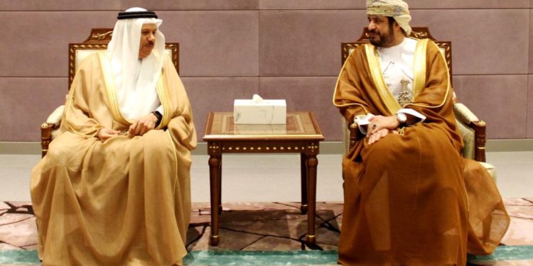 وزير الخدمة المدنية يستقبل الامين العام لمجلس التعاون لدول الخليج العربية