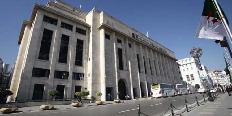 البرلمان الجزائري يجتمع الثلاثاء لتنصيب خليفة بوتفليقة