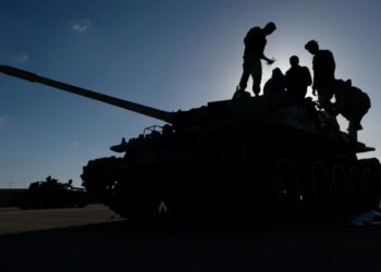 حفتر يطلب من قواته دخول طرابلس فجرا وبأي ثمن