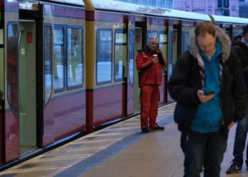 نصف مليار إعلان مشبوه يهاجم مستخدمي آيفون