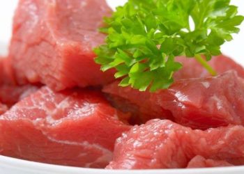 مواد غذائية تزيد خطر الإصابة بسرطان الأمعاء