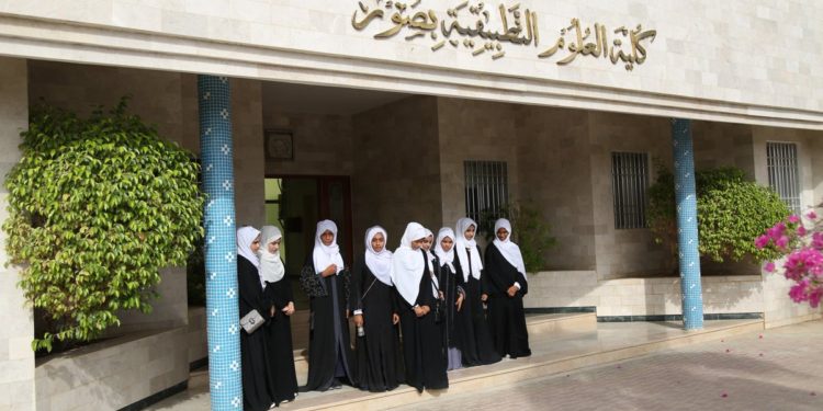 بدء اعمال الندوة الحوارية (نحو مجتمع أسري متماسك) بولاية صور